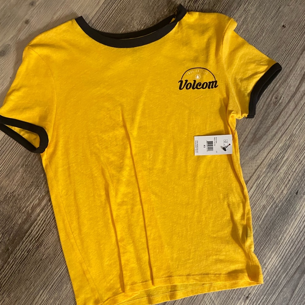 Volcom tshirt
